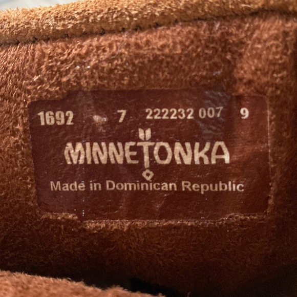 🪶Minnetonka🪶Moccasin Suede Luna Fringe Boots - Picture 9 of 9